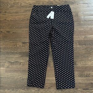 NWT - CHICOs Women’s Black Patterned Pants